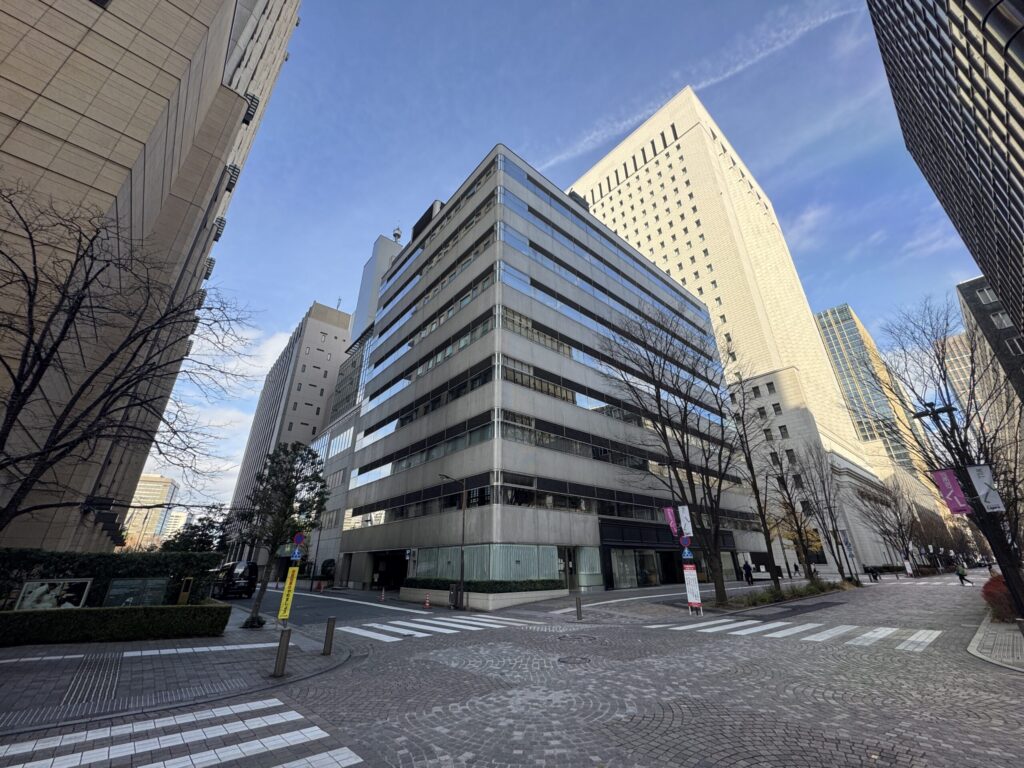 蚕糸会館